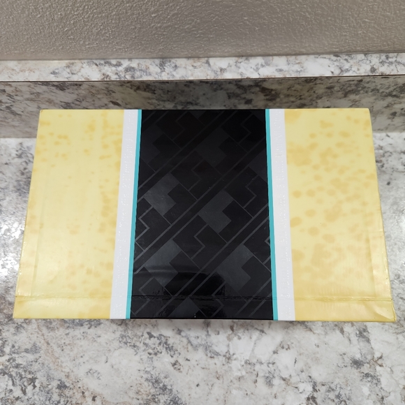 L.A.M.B. Gwen Stefani Fragrance/Jewelry Box,  '07 Collectible Gift Box - Picture 5 of 15